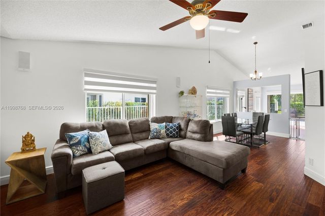 1413 Majesty Ter, Weston, FL 33327