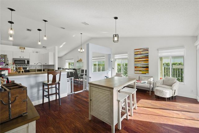 1413 Majesty Ter, Weston, FL 33327