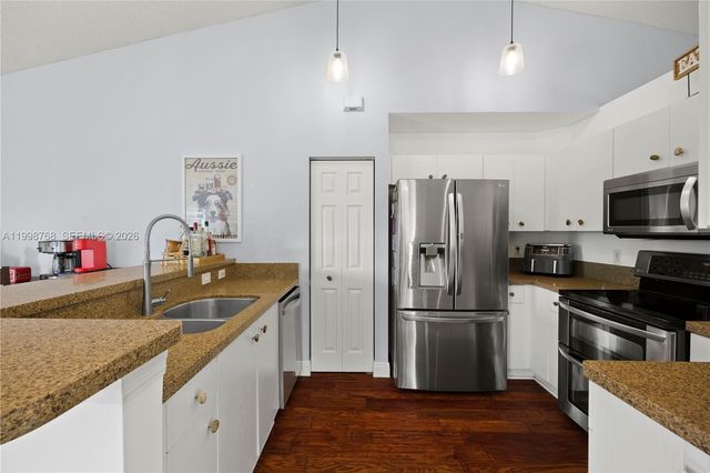 1413 Majesty Ter, Weston, FL 33327