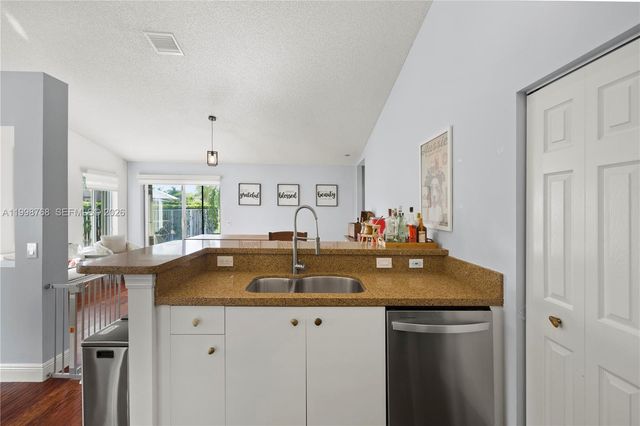 1413 Majesty Ter, Weston, FL 33327