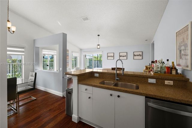 1413 Majesty Ter, Weston, FL 33327