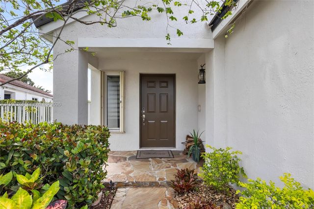 1413 Majesty Ter, Weston, FL 33327