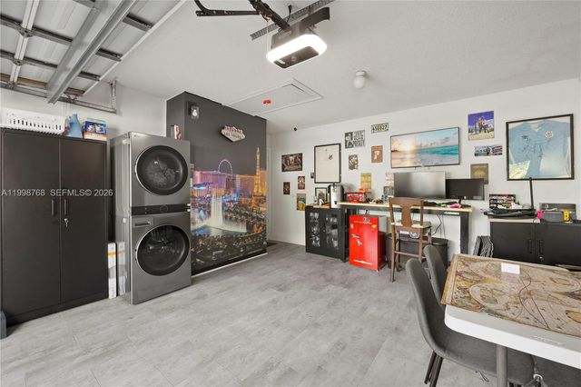 1413 Majesty Ter, Weston, FL 33327