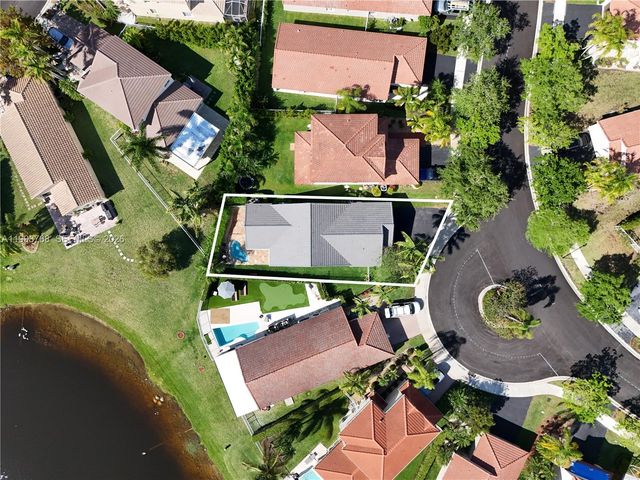 1413 Majesty Ter, Weston, FL 33327