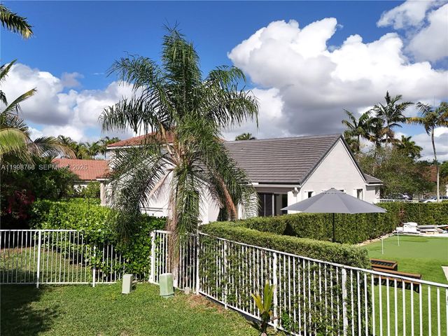 1413 Majesty Ter, Weston, FL 33327