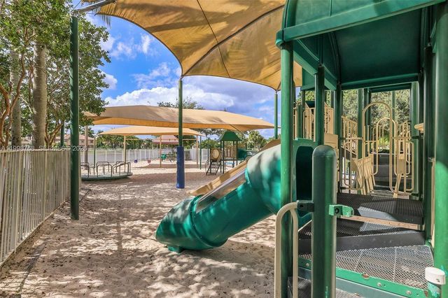 1413 Majesty Ter, Weston, FL 33327