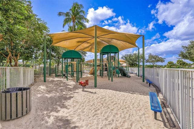 1413 Majesty Ter, Weston, FL 33327