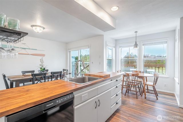 952 Wawona Avenue SE, Ocean Shores, WA 98569