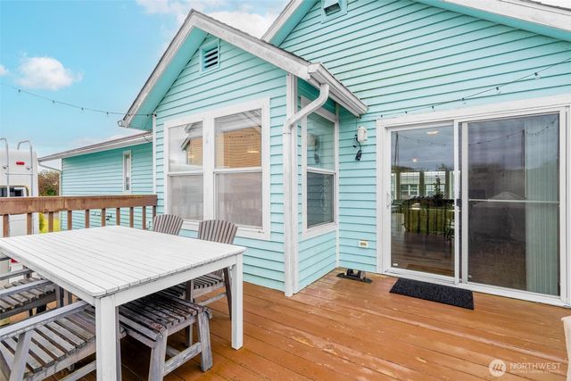 952 Wawona Avenue SE, Ocean Shores, WA 98569