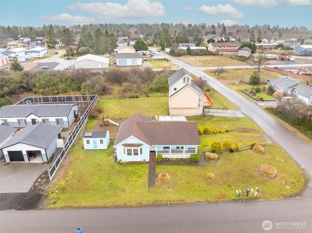 952 Wawona Avenue SE, Ocean Shores, WA 98569