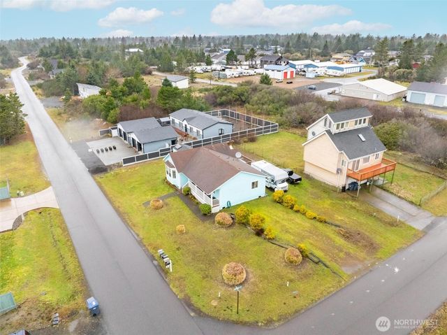 952 Wawona Avenue SE, Ocean Shores, WA 98569
