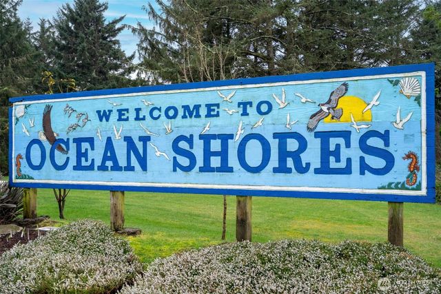 952 Wawona Avenue SE, Ocean Shores, WA 98569