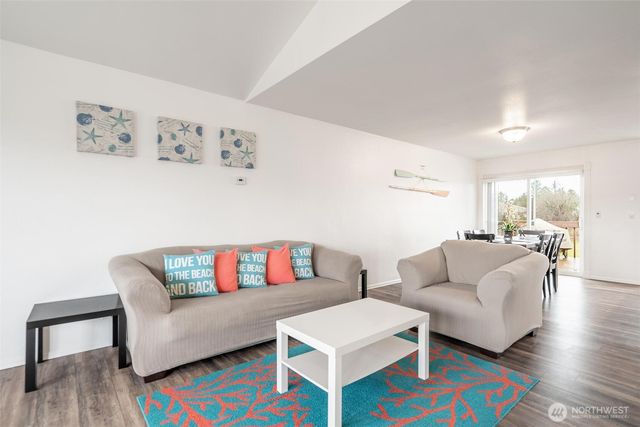 952 Wawona Avenue SE, Ocean Shores, WA 98569