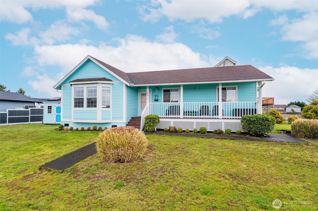 952 Wawona Avenue SE, Ocean Shores, WA 98569