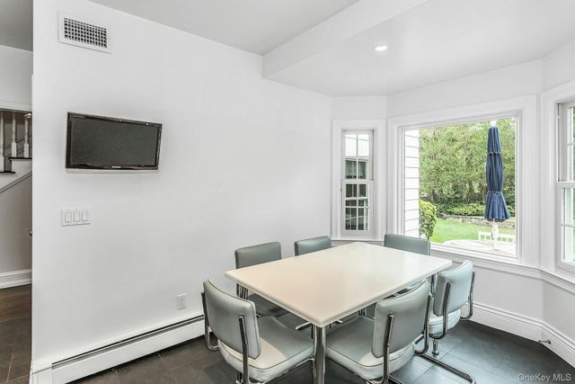 21 The Birches, Roslyn Estates, NY 11576