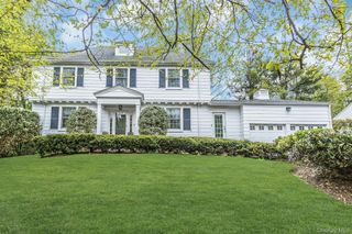 21 The Birches, Roslyn Estates, NY 11576