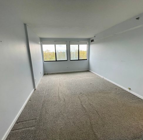 250 Hammond Pond Parkway 812 N, Newton, MA 02467