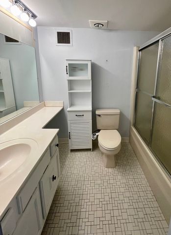 250 Hammond Pond Parkway 812 N, Newton, MA 02467