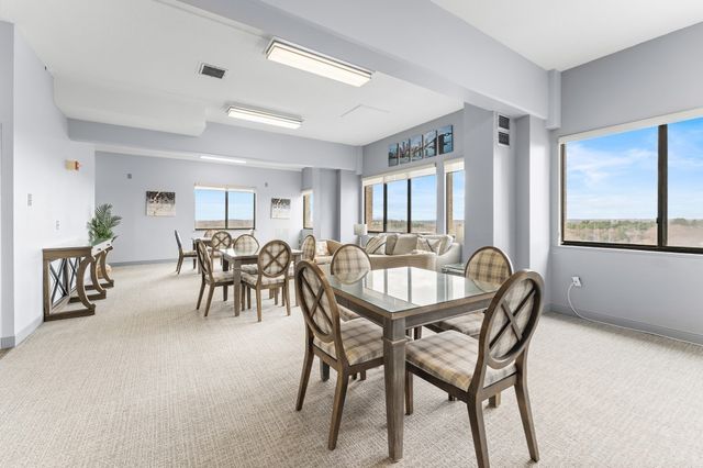250 Hammond Pond Parkway 812 N, Newton, MA 02467