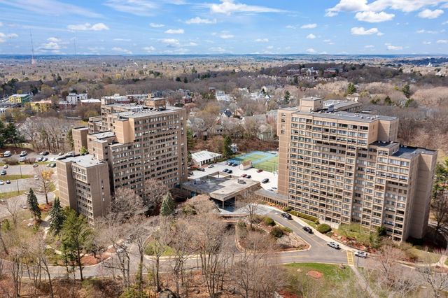250 Hammond Pond Parkway 812 N, Newton, MA 02467