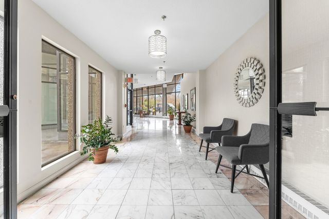 250 Hammond Pond Parkway 812 N, Newton, MA 02467