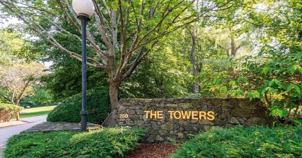 250 Hammond Pond Parkway 812 N, Newton, MA 02467