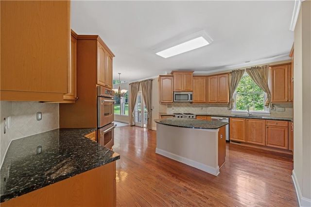 562 Vinings Springs Drive SE, Mableton, GA 30126
