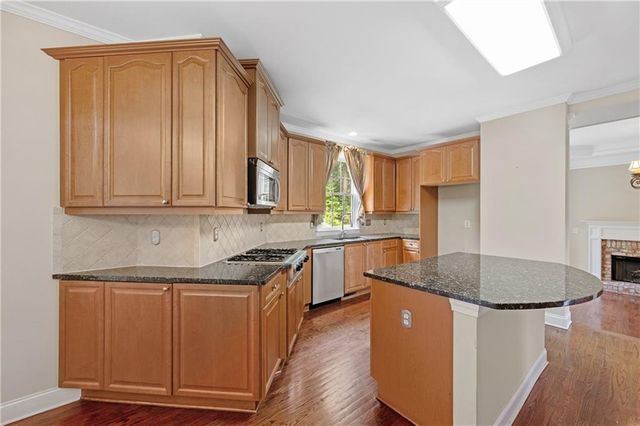 562 Vinings Springs Drive SE, Mableton, GA 30126