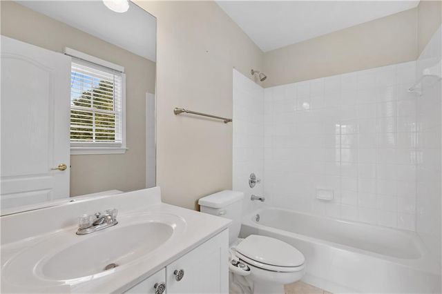562 Vinings Springs Drive SE, Mableton, GA 30126