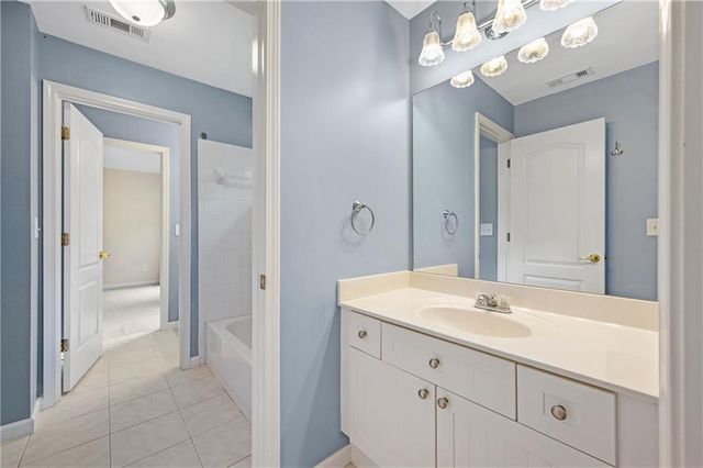 562 Vinings Springs Drive SE, Mableton, GA 30126