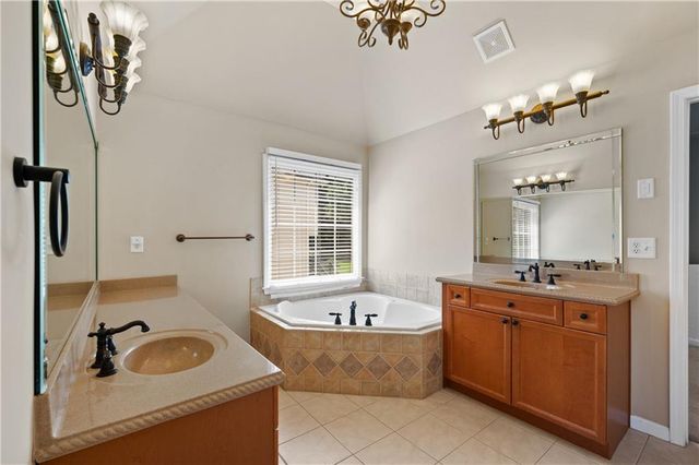 562 Vinings Springs Drive SE, Mableton, GA 30126