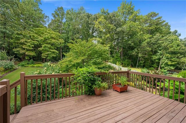 562 Vinings Springs Drive SE, Mableton, GA 30126