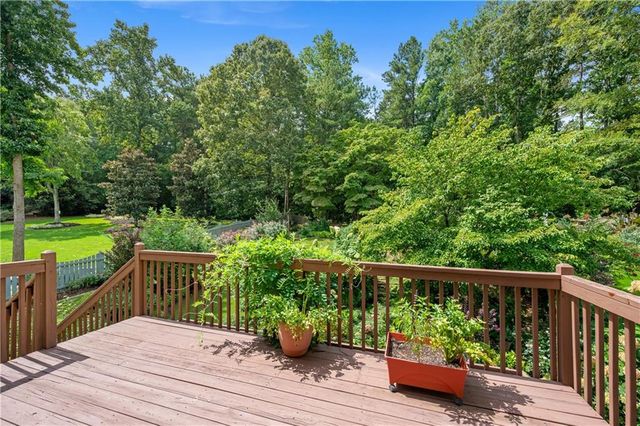 562 Vinings Springs Drive SE, Mableton, GA 30126