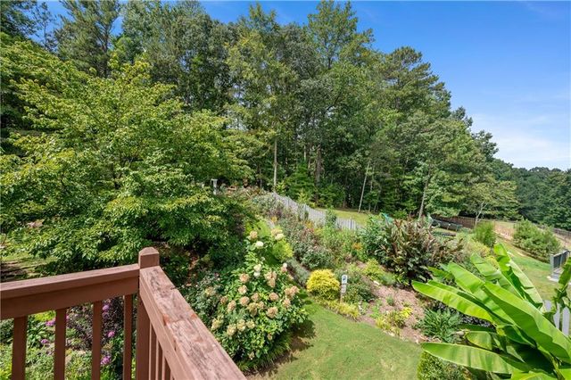 562 Vinings Springs Drive SE, Mableton, GA 30126
