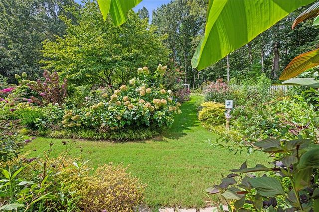 562 Vinings Springs Drive SE, Mableton, GA 30126