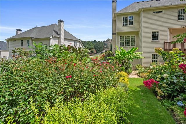 562 Vinings Springs Drive SE, Mableton, GA 30126