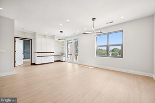 900 11TH ST SE #309, Washington, DC 20003