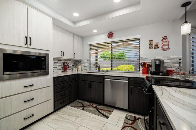 40464 Periwinkle Court, Palm Desert, CA 92260