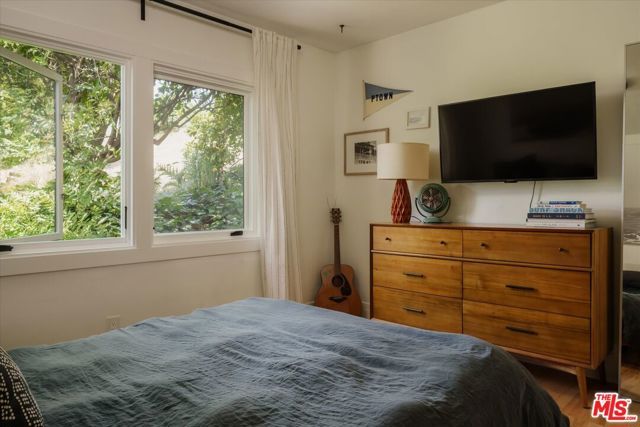 1130 El Paso Drive, Los Angeles, CA 90065
