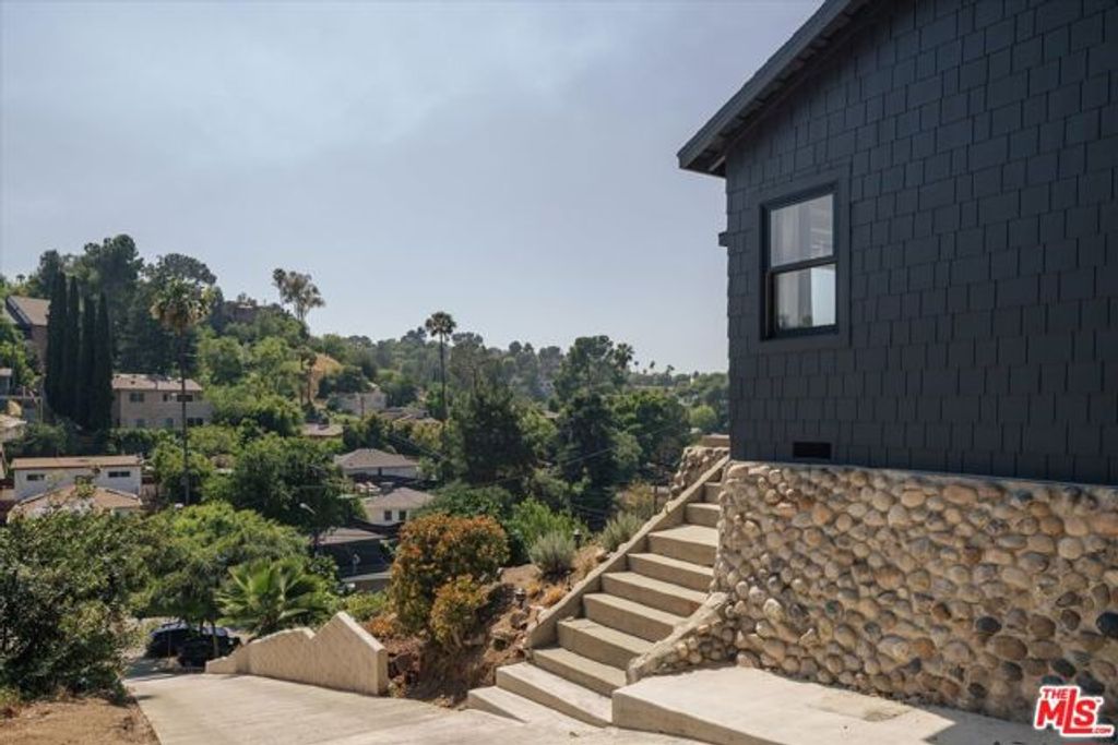 1130 El Paso Drive, Los Angeles, CA 90065