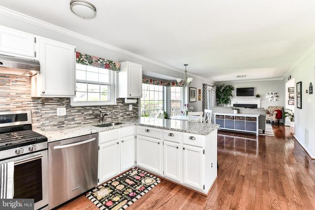 1412 KINGSVALE CIR, Herndon, VA 20170