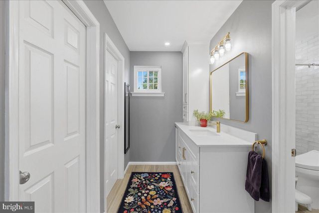 1412 KINGSVALE CIR, Herndon, VA 20170