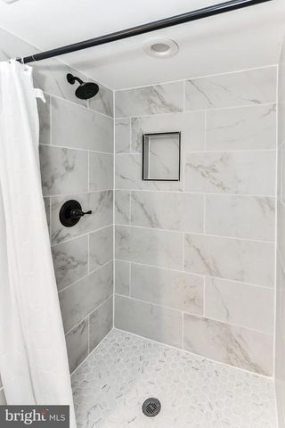 1412 KINGSVALE CIR, Herndon, VA 20170
