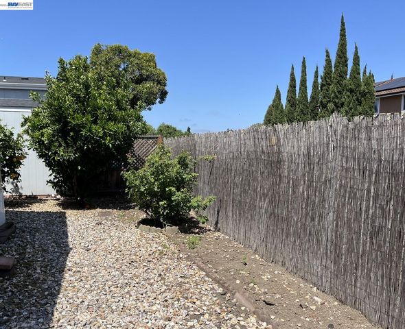 1345 Chelsea Way, Hayward, CA 94544