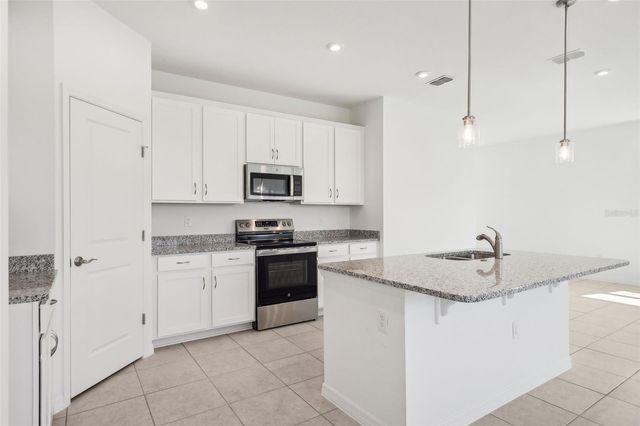 877 CASTLEFORD AVENUE NE, Palm Bay, FL 32905