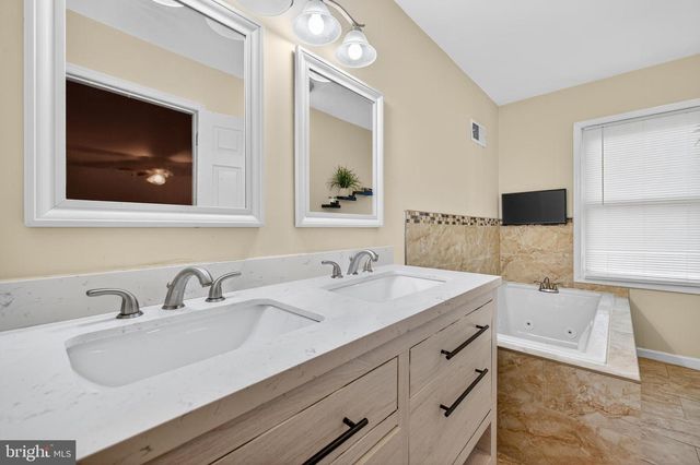 16820 MALABAR ST, Rockville, MD 20855