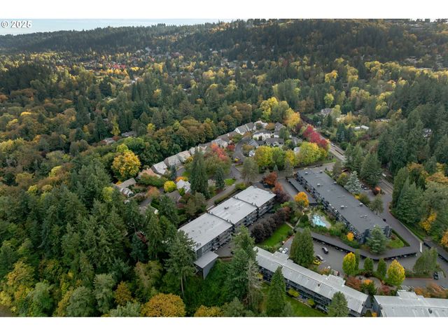 200 BURNHAM Rd 200, Lake Oswego, OR 97034