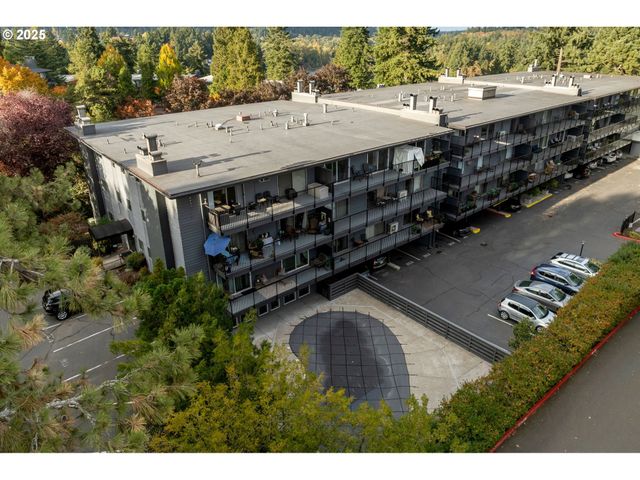 200 BURNHAM Rd 200, Lake Oswego, OR 97034