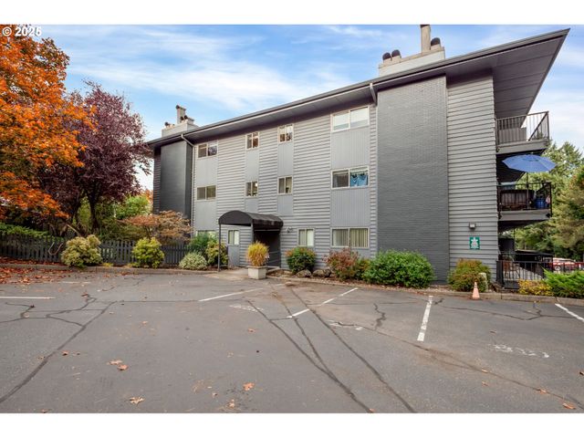 200 BURNHAM Rd 200, Lake Oswego, OR 97034