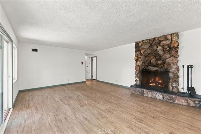 7227 Whitaker Avenue, Lake Balboa, CA 91406